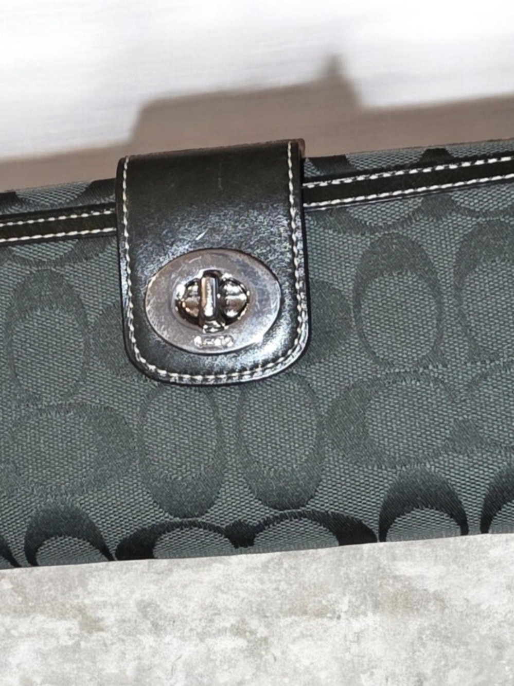 vintage Coach Y2K Hamptons Signature Canvas Leather Turnlock Wallet.